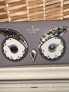 kate spade gray zip New York Stacy Sffiano Owl  wallet with gold zipper